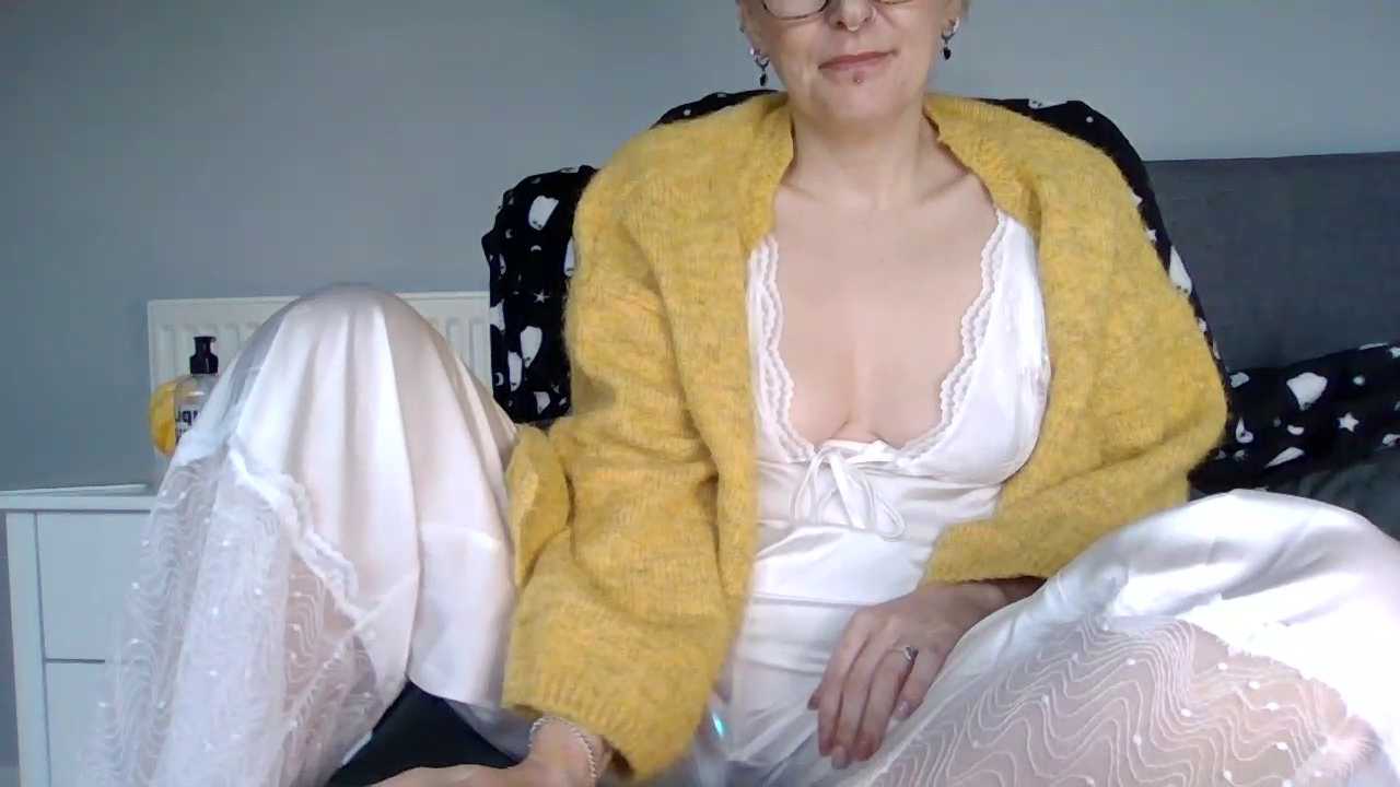 IzzysLittleSecret Stripchat recording – Oct 20, 2026