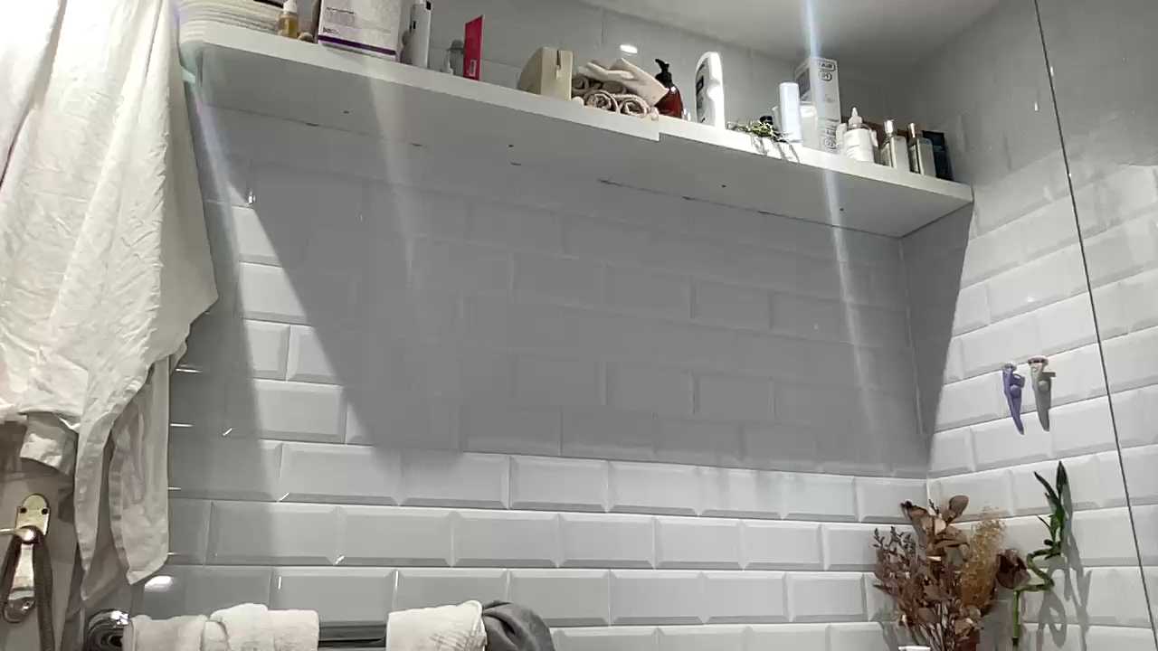 JadeLucy Stripchat recording – Oct 23, 2026
