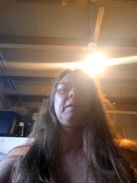 Janie-Busty-Milf