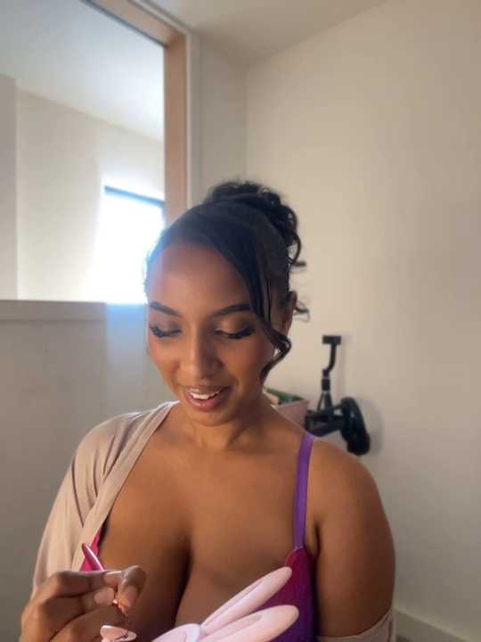 Jasmine-Monroe Stripchat recording – Oct 18, 2026