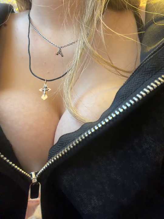 JessiTous Stripchat recording – Oct 24, 2026