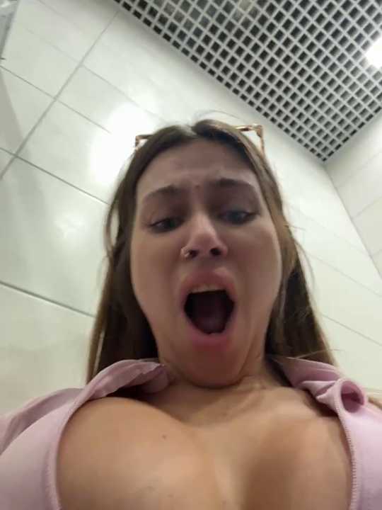 Jucie_Boom Stripchat recording – Oct 15, 2026