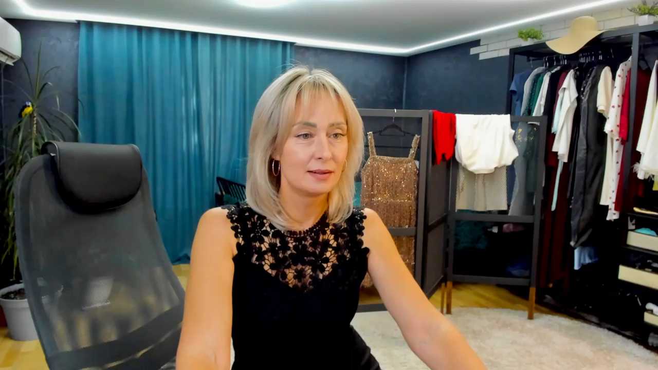 Julia_Cherry_ cam recording