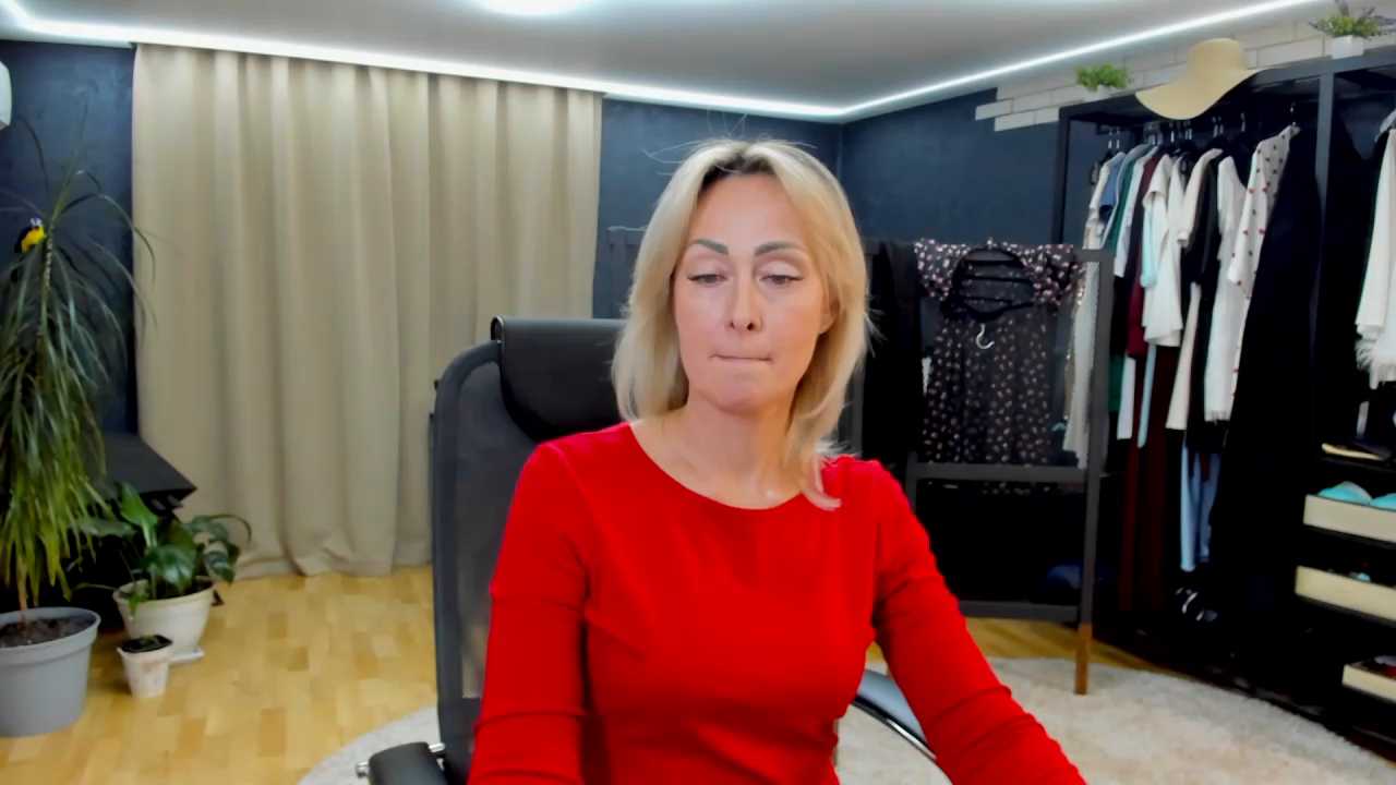 Julia_Cherry_ Stripchat recording – Oct 18, 2026