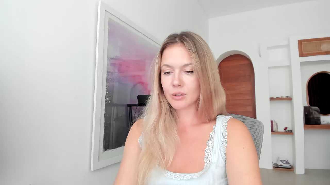 JulyBlondy cam recording