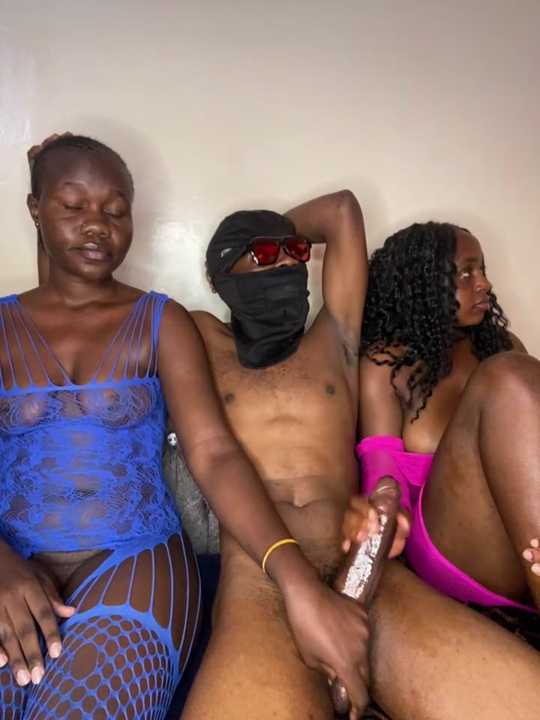 Justbellaa__ cam recording