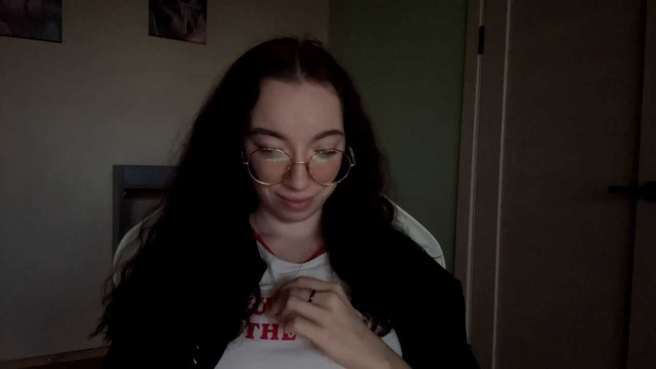 KarryRosamond Stripchat recording – Oct 14, 2026