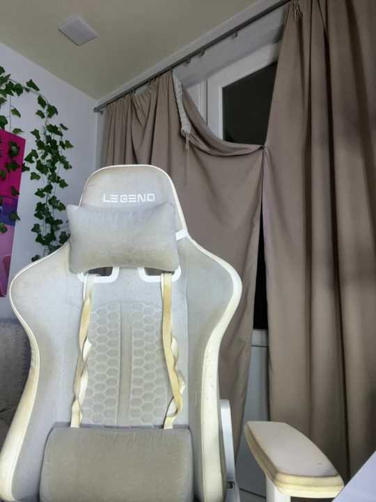 KateBurlesk__