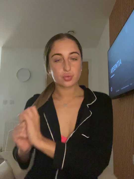 Kendall_Lawrence Stripchat recording – Oct 25, 2026