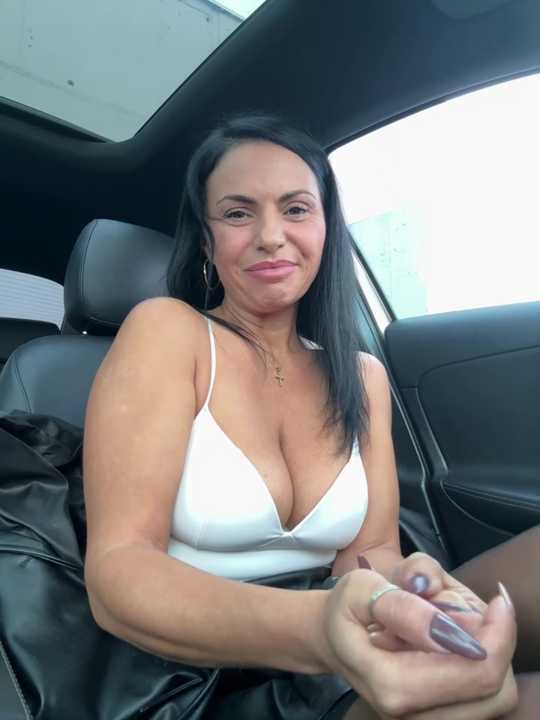 KimKelly13 Stripchat recording – Oct 18, 2026