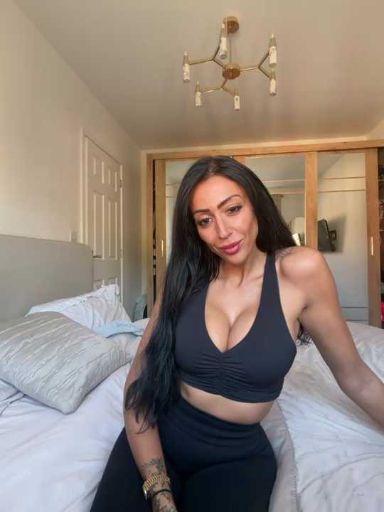 KinkyKirstiexx Stripchat recording – Oct 28, 2026
