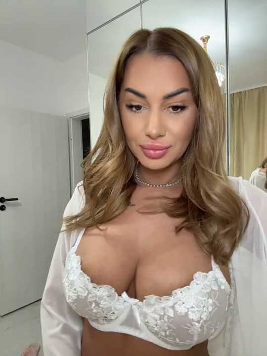 KirstieVegas
