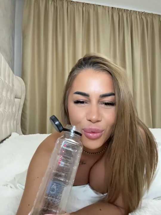 KirstieVegas