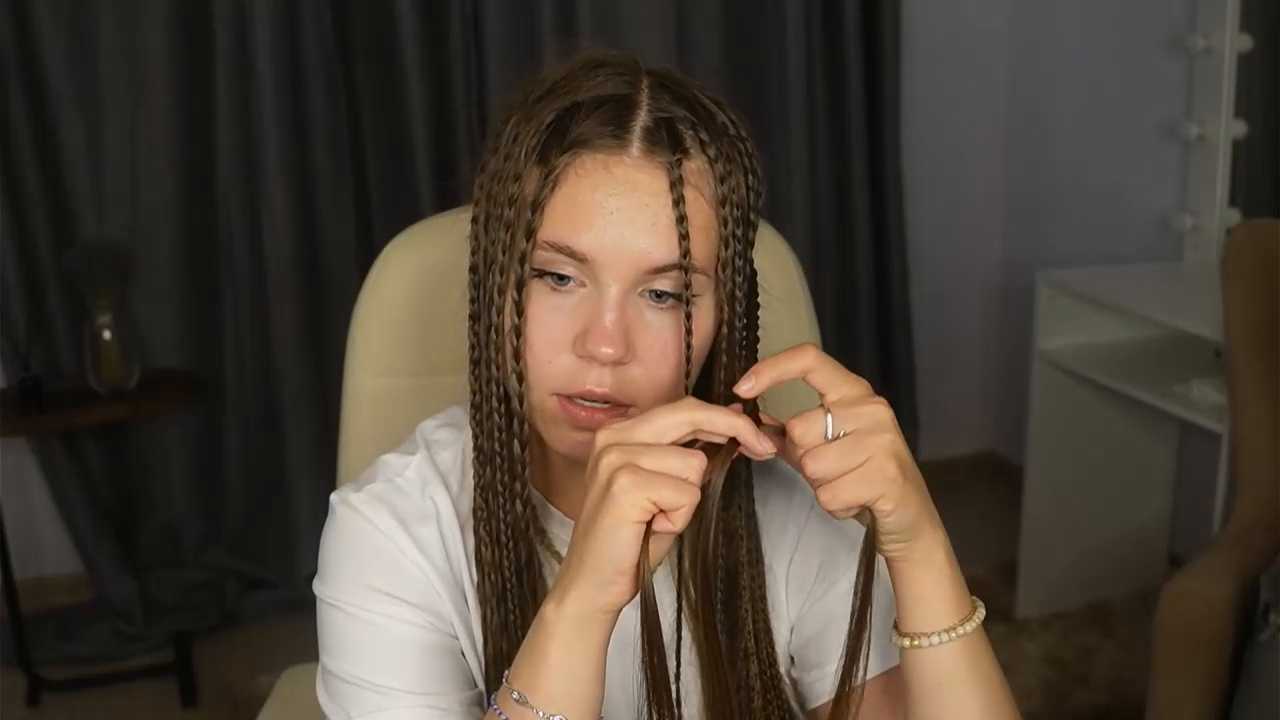 KishaBruer cam recording