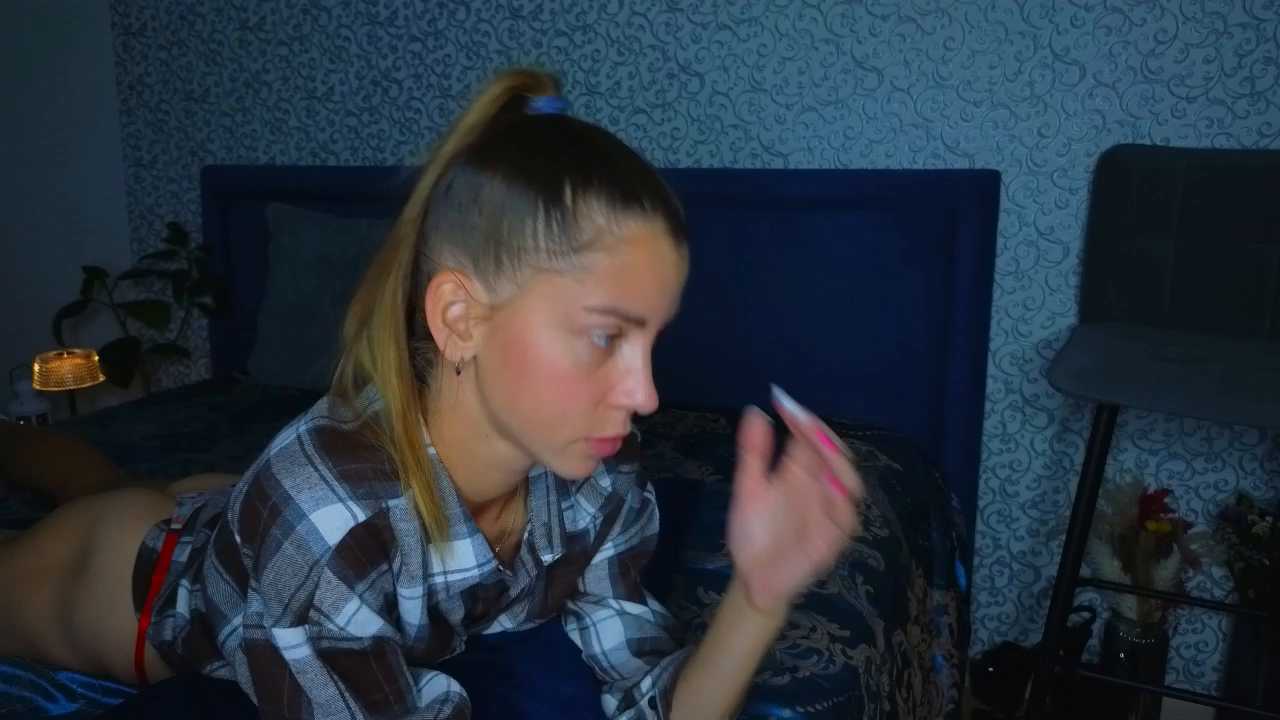 Kristi_Wolf cam recording