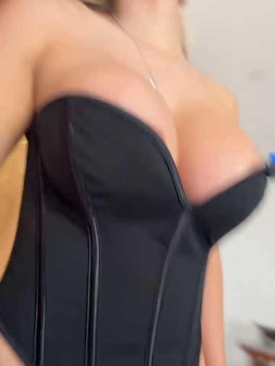 LAURA_VANESA cam recording
