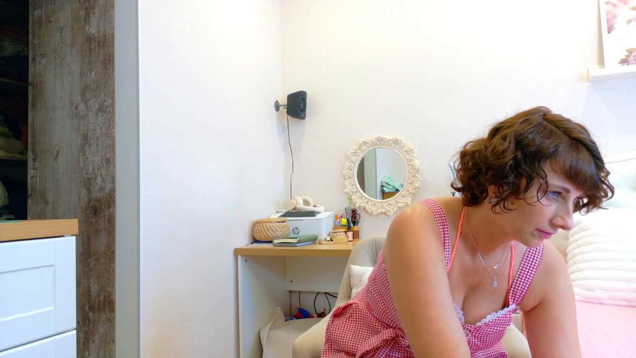 LadySweetWife cam recording
