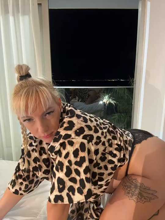 LaraLuxx Stripchat recording – Oct 22, 2026