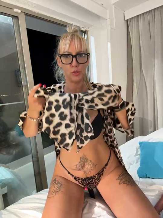 LaraLuxx Stripchat recording – Oct 22, 2026