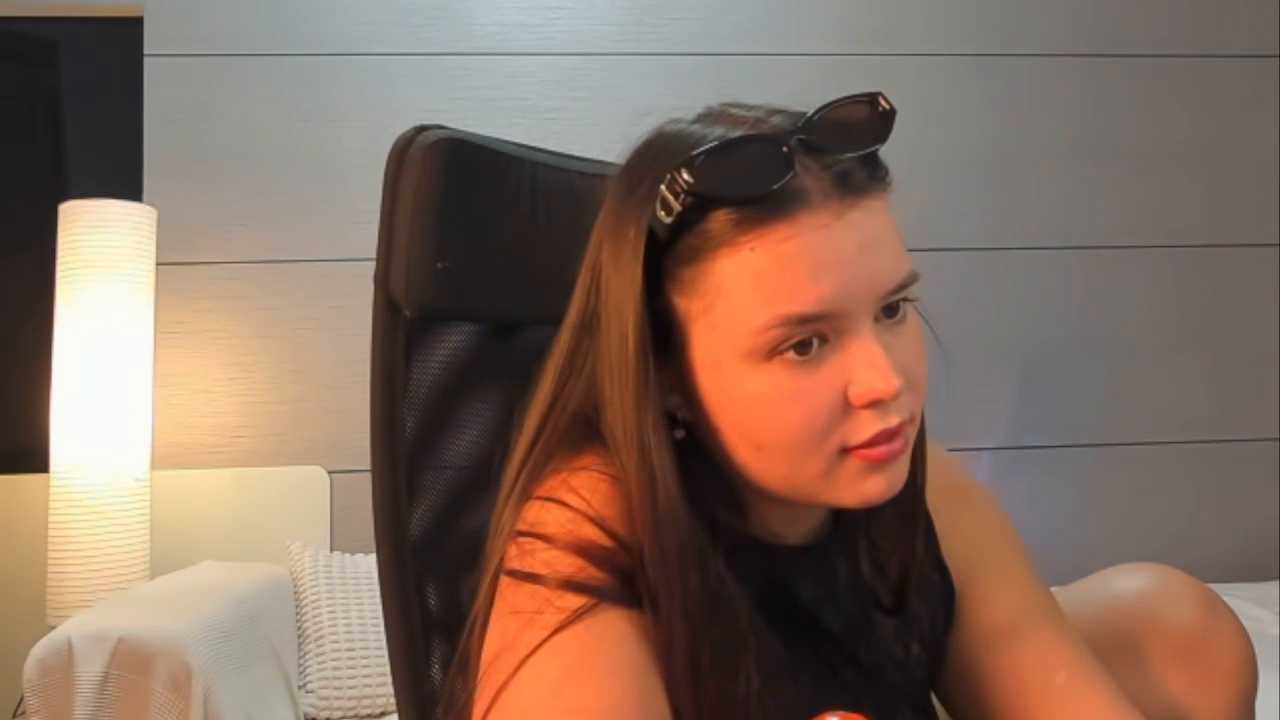 Laraaa_Loom cam recording