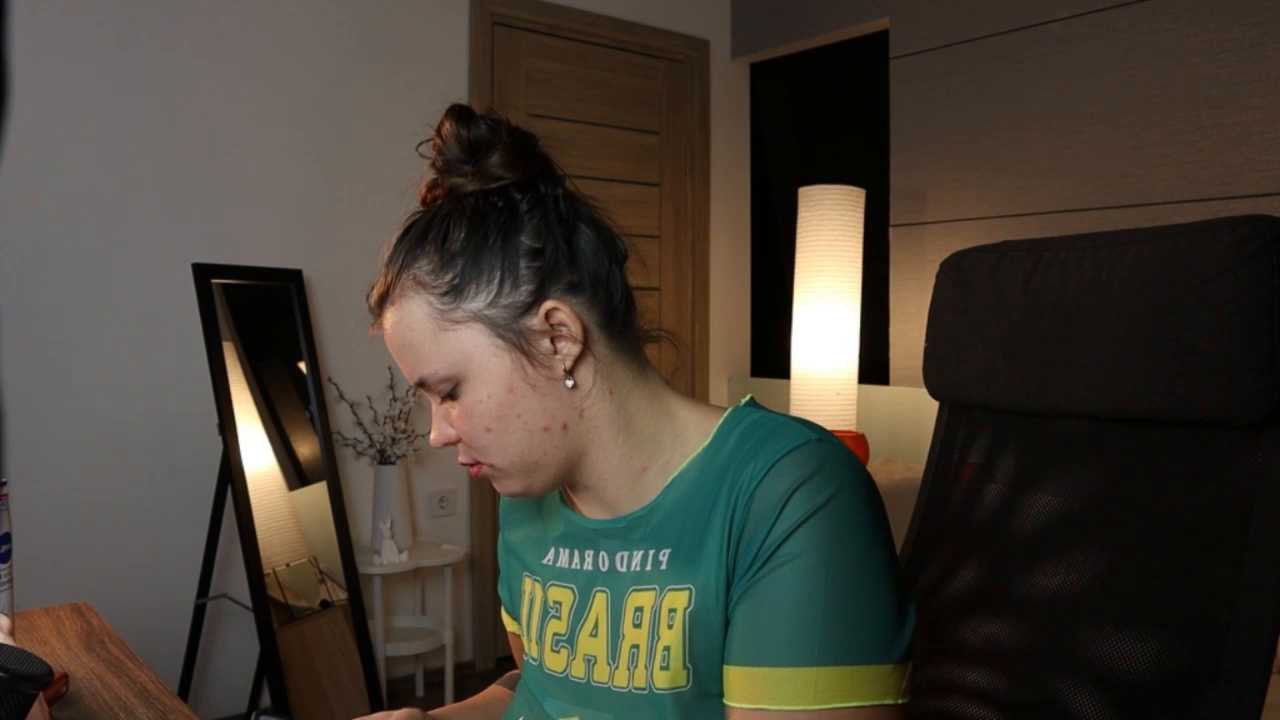 Laraaa_Loom cam recording