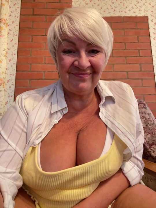 Laura_Millf