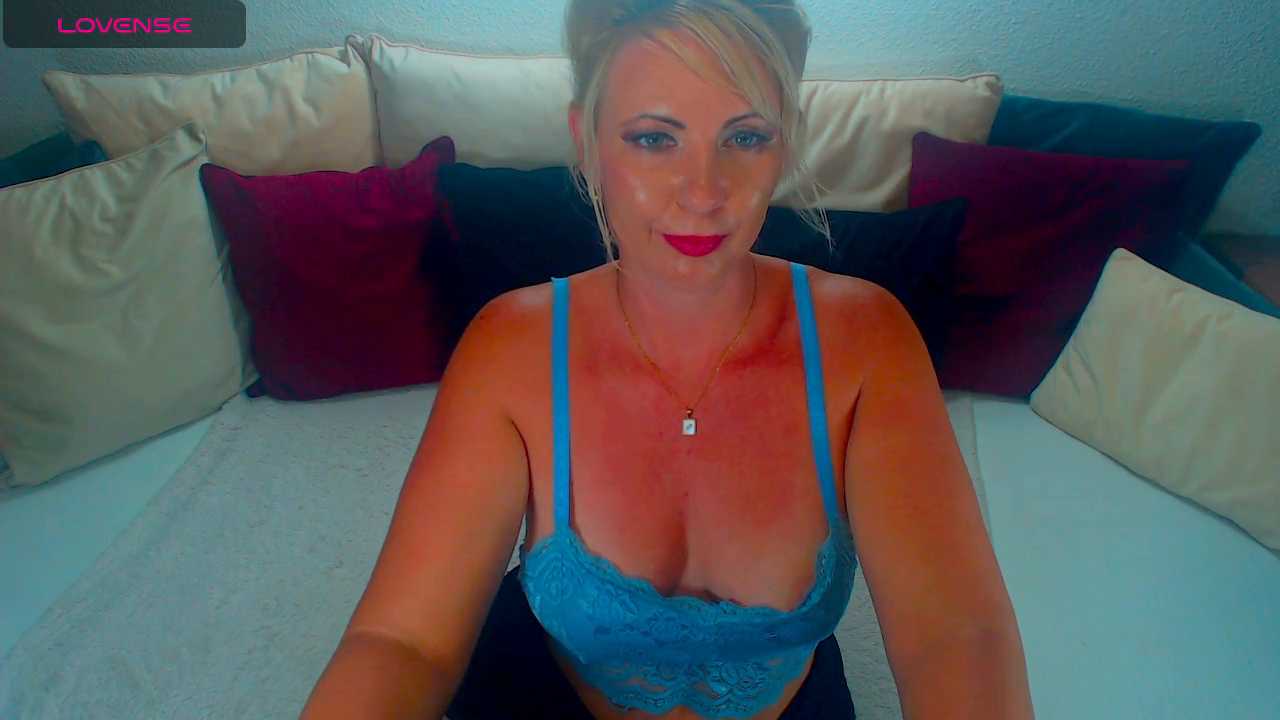 Lex_McQueen cam recording