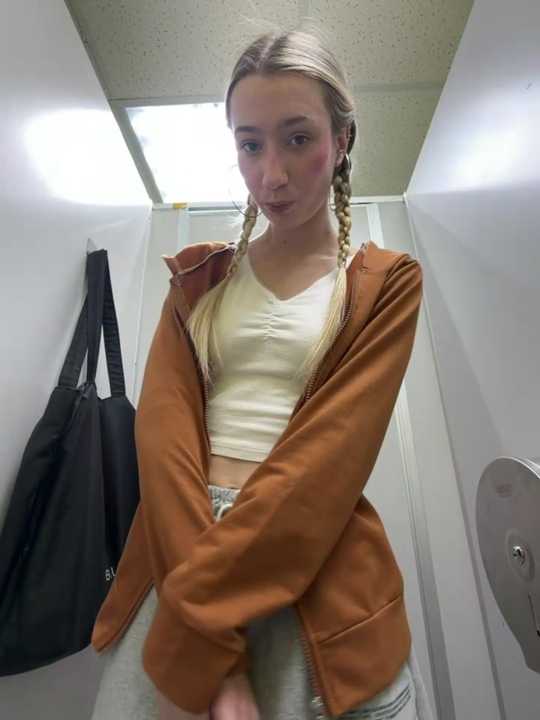 Lia-see-ya cam recording