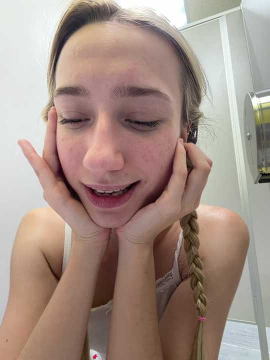 Lia-see-ya cam recording