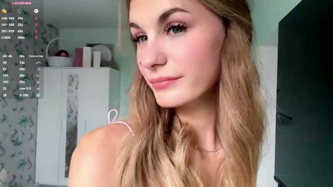 LianaLuecke Stripchat recording – Oct 22, 2026