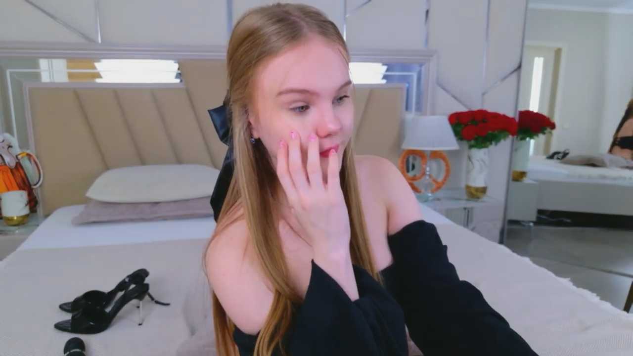 Lili_Lohan cam recording