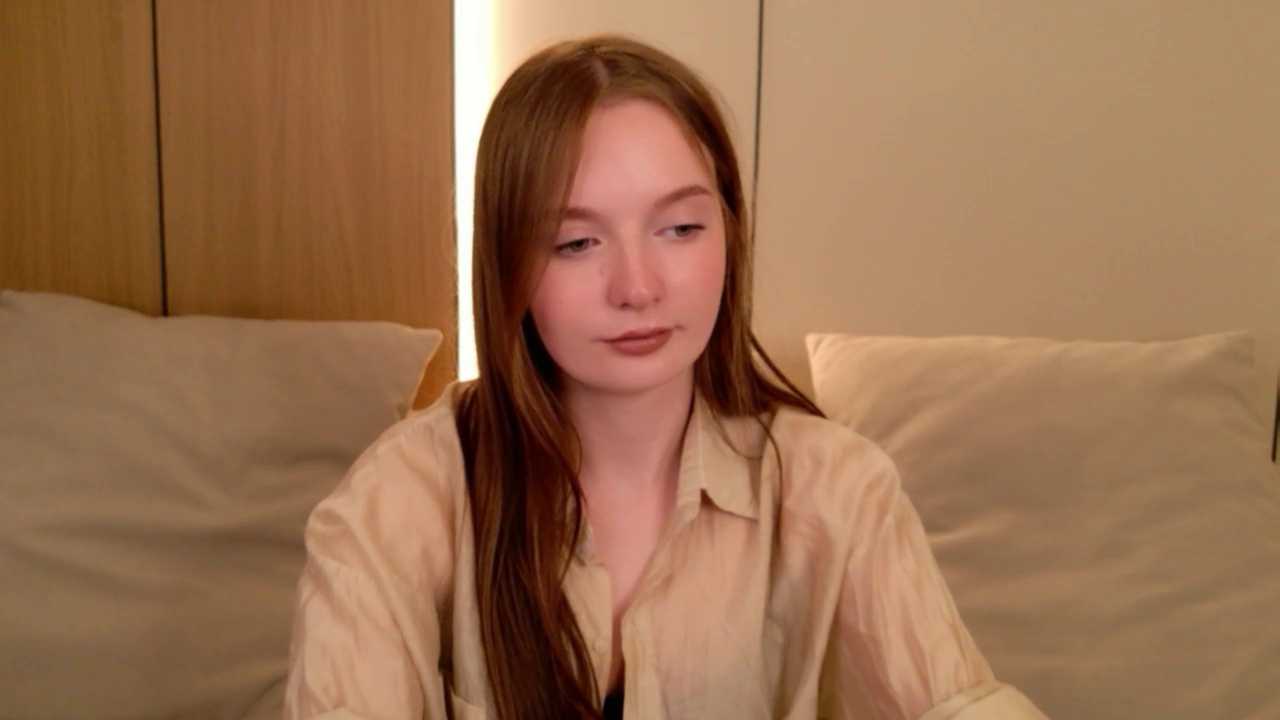 LilyMoores Stripchat recording – Oct 19, 2026