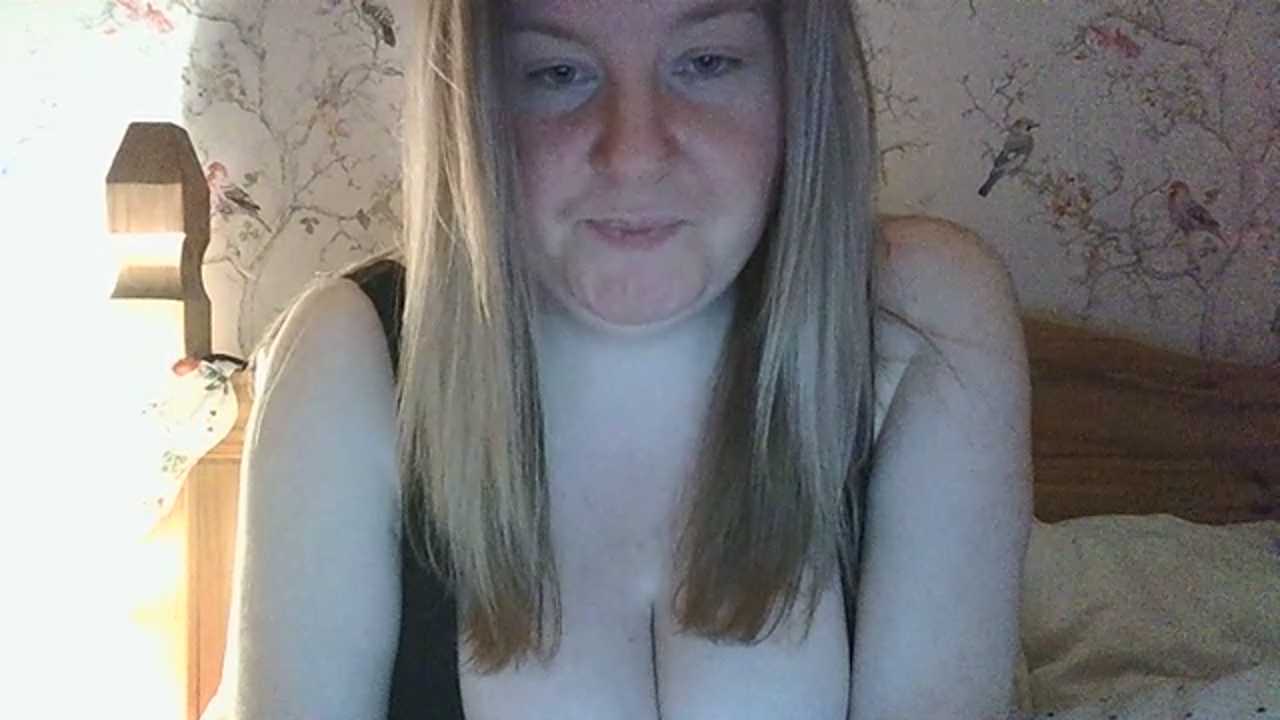 Lola-May Stripchat recording – Oct 28, 2026