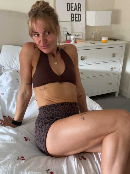 LolaFitSweat cam recording