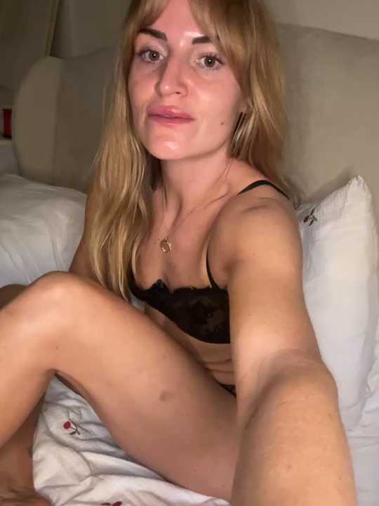 LolaFitSweat cam recording