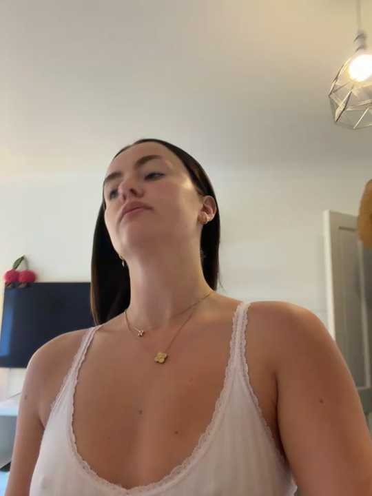 LolaSkyee