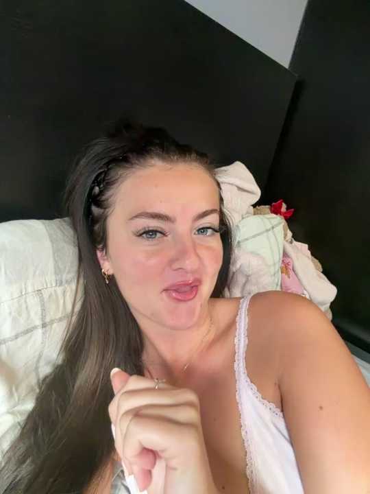 LolaSkyee