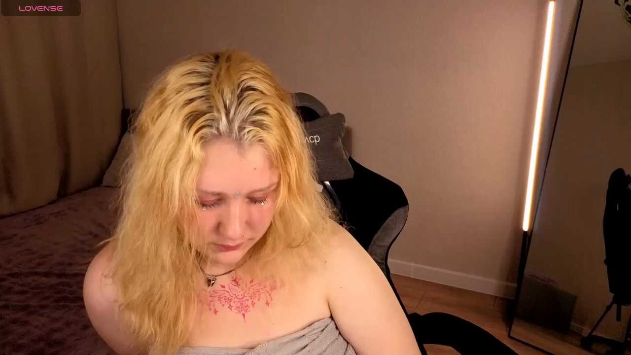 Lollybunnyy cam recording
