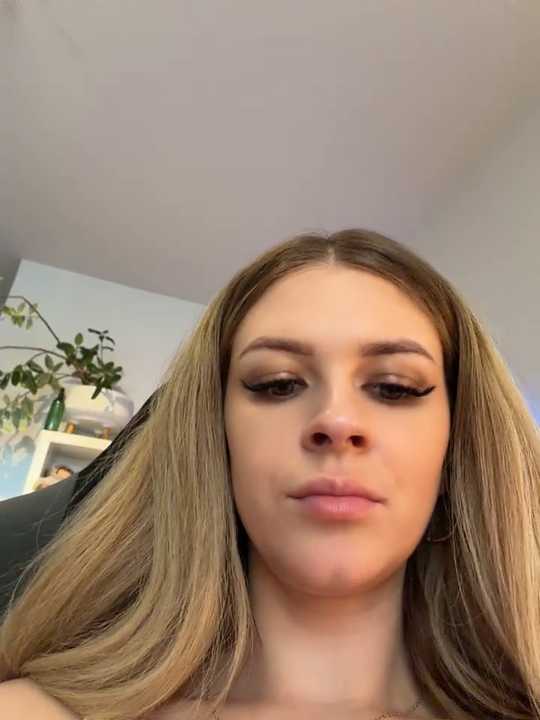 Love_Bri Stripchat recording – Oct 21, 2026