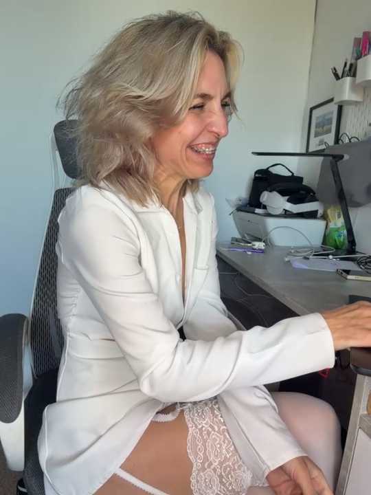 Lovebackground Stripchat recording – Oct 10, 2026