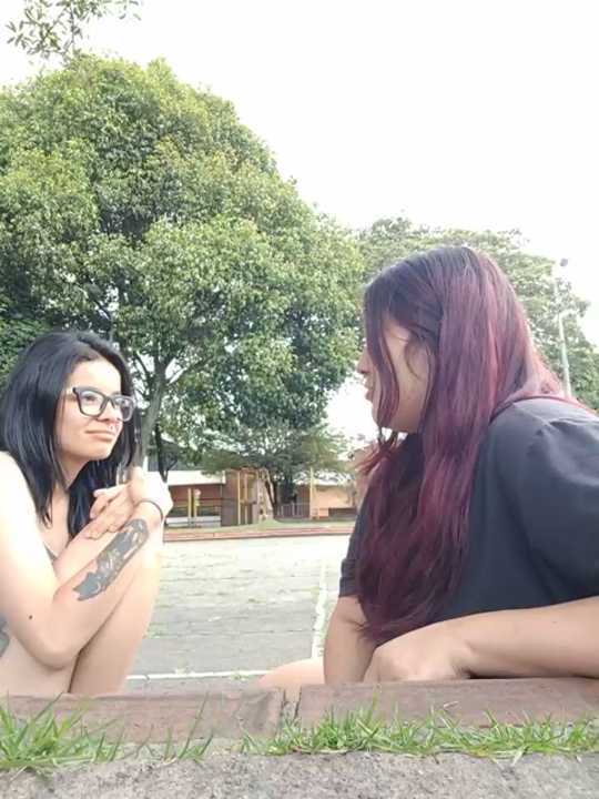 Lua_and_Mia cam recording