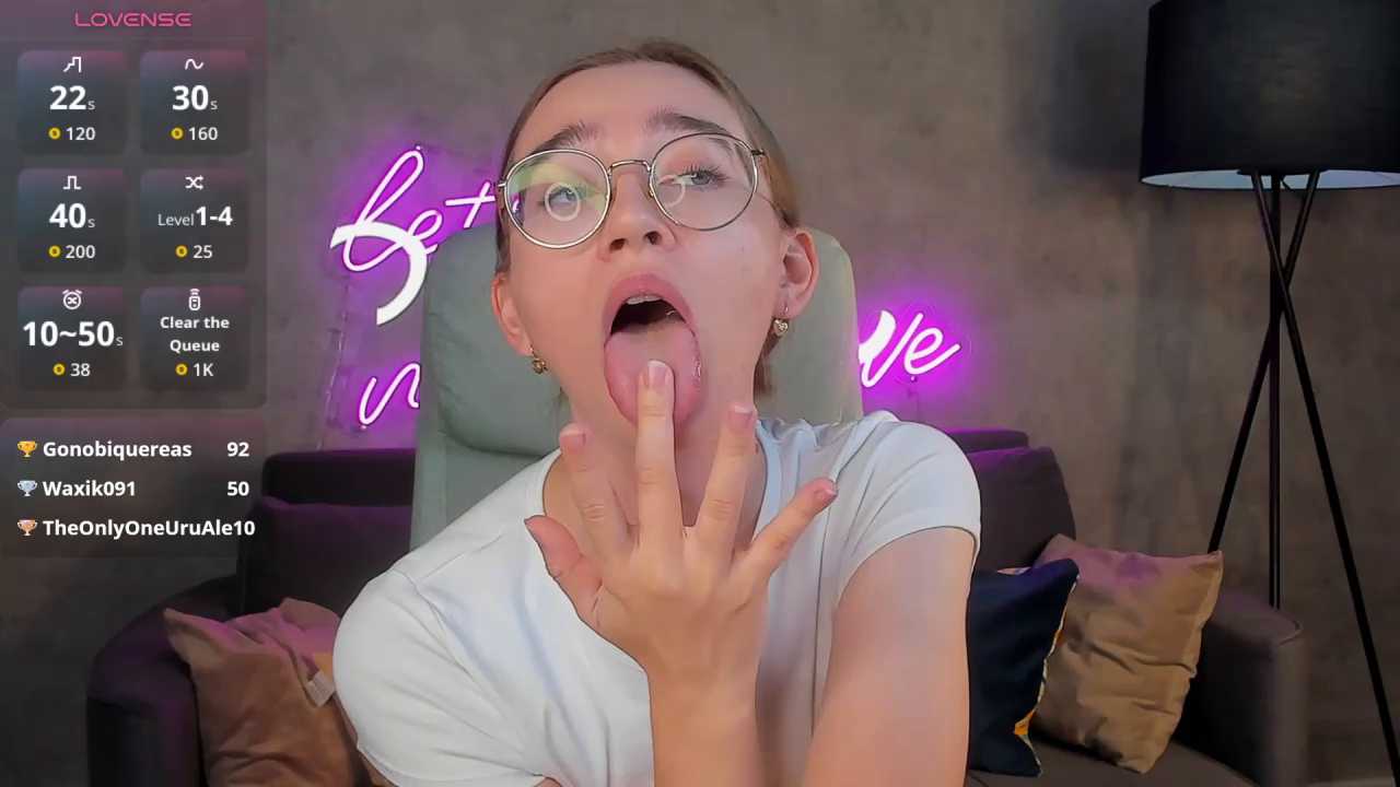 Lucy_Green cam recording