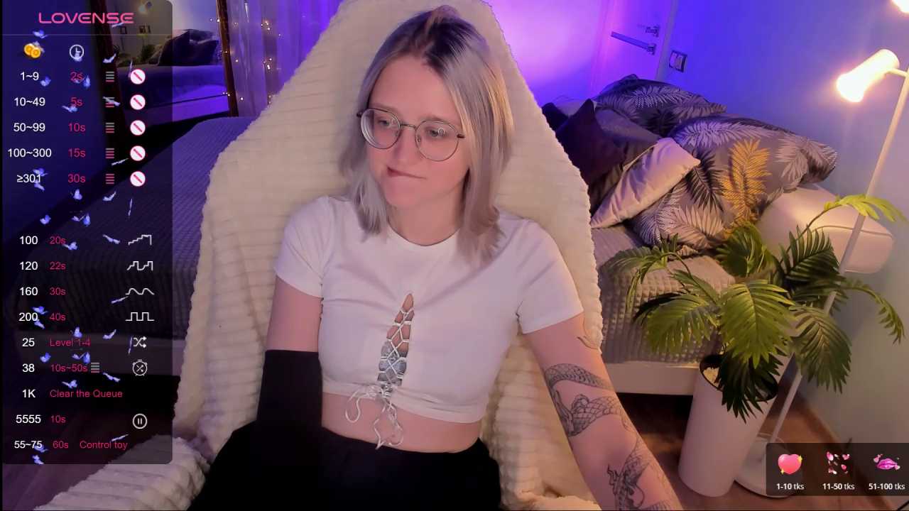 LunarGlow Stripchat recording – Oct 23, 2026