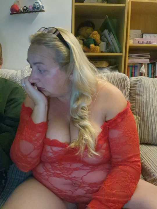 Luscious-LucyXX cam recording