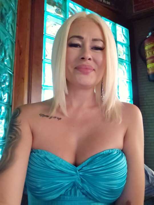 MILFBARBY cam recording