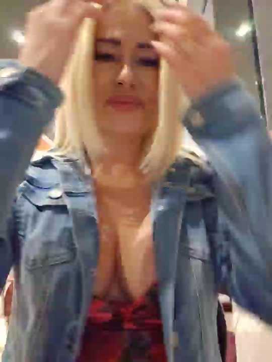 MILFBARBY cam recording
