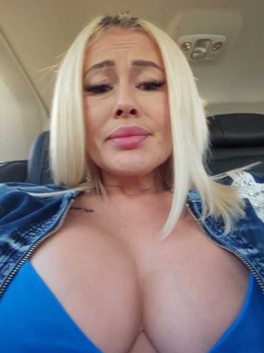 MILFBARBY cam recording