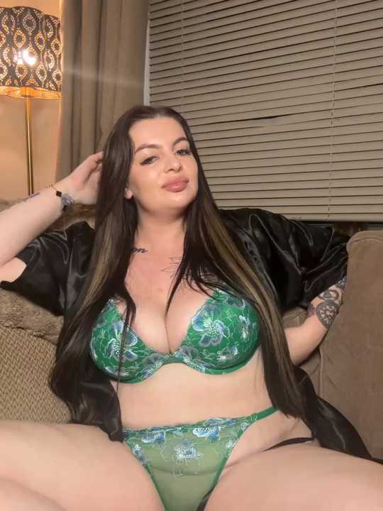MaddieTheBaddiexo cam recording