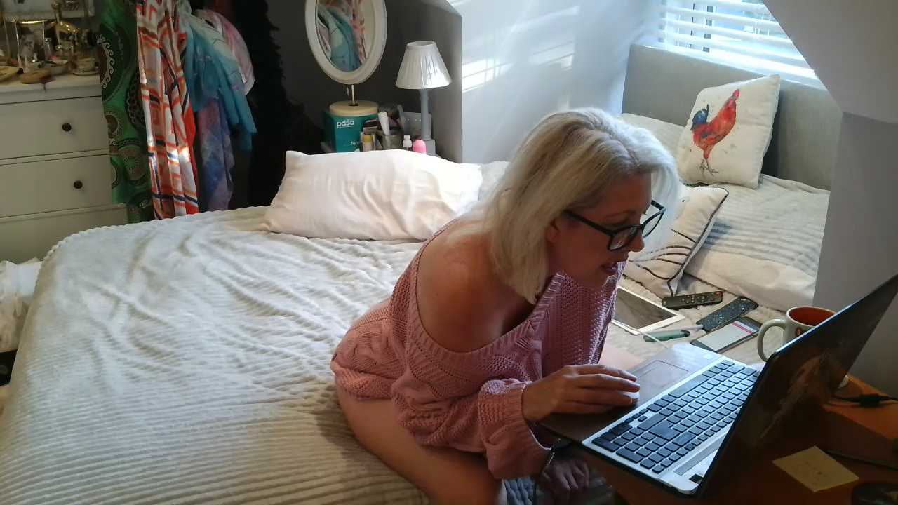 MaggieMoonxxx Stripchat recording – Oct 22, 2026