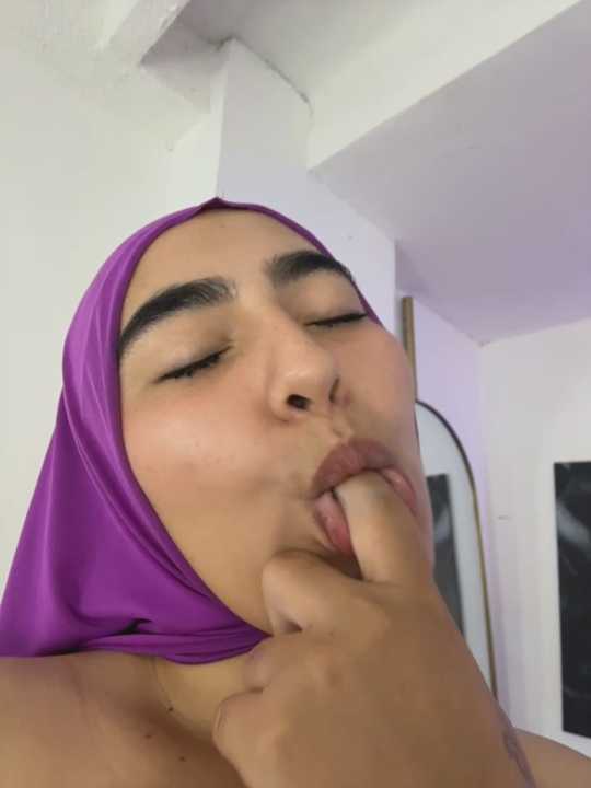 Malika_Noor cam recording